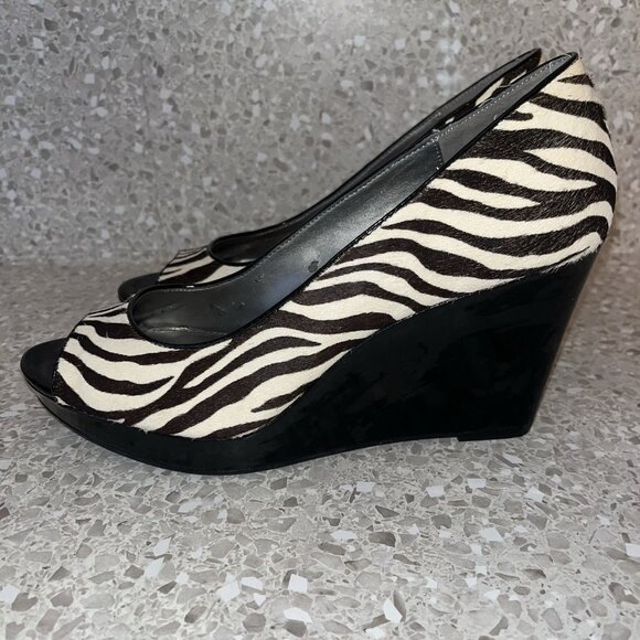 Bandolino Zebra Striped Peep Toe Wedge Heel Womens 11M Leather Fur Minor Flaws - Picture 4 of 16